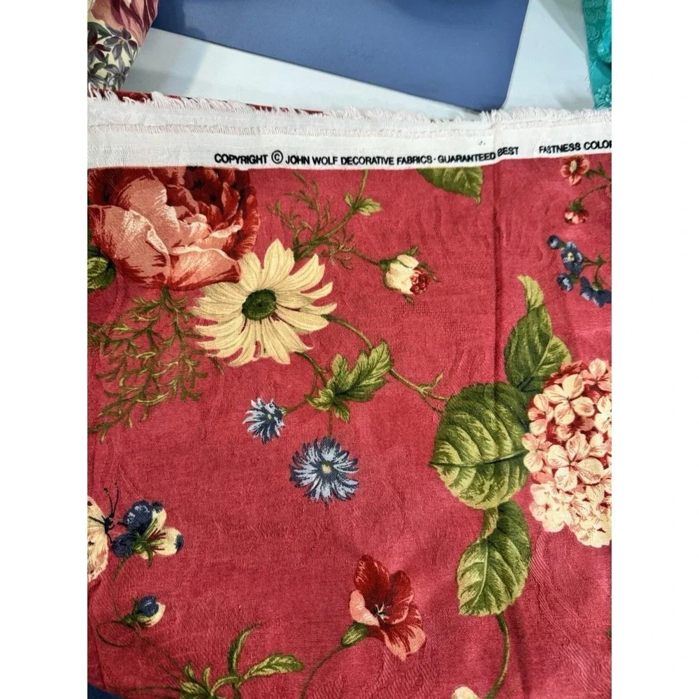 VTG Fabric‎ Large Floral Print Red 1 Yd Decor Weight